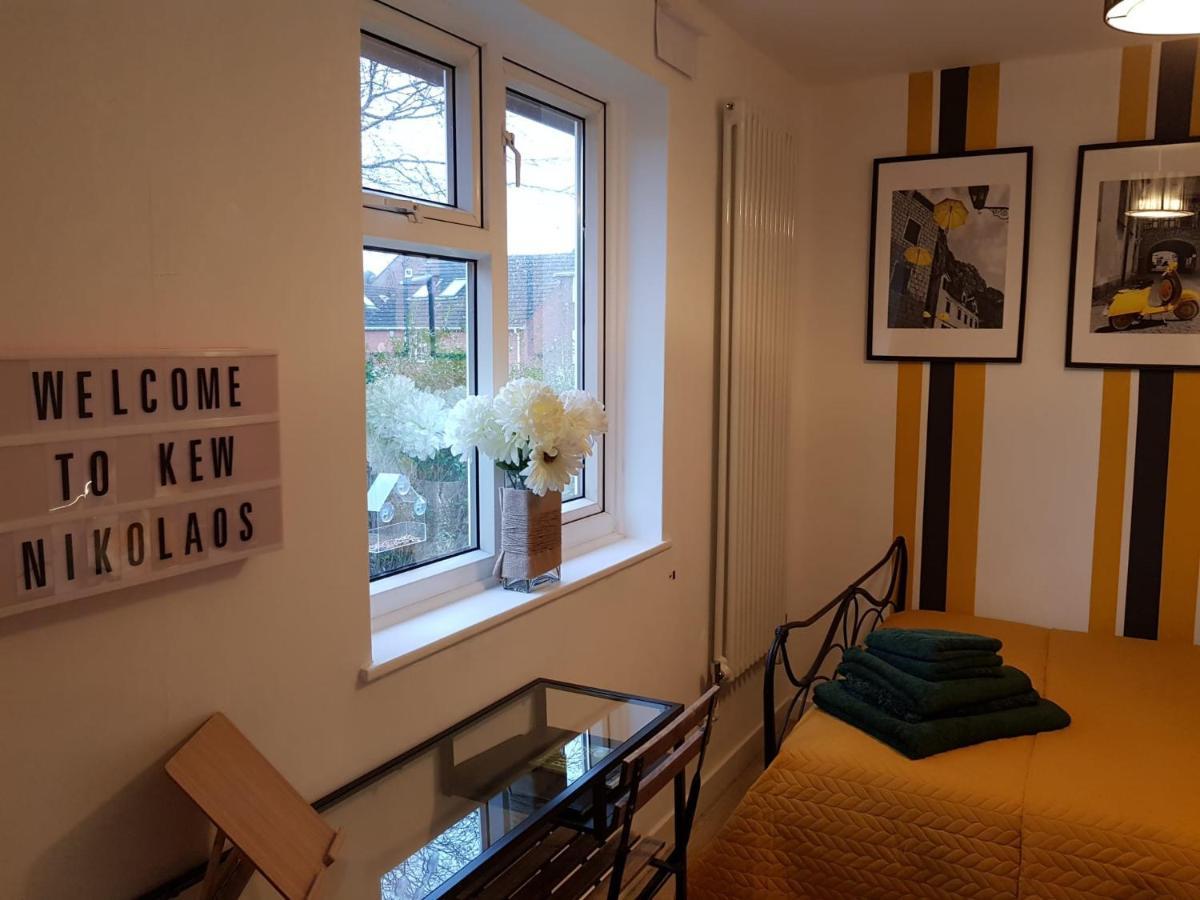 Kew Gardens - Private Double Room Richmond London - Homestay Екстер'єр фото